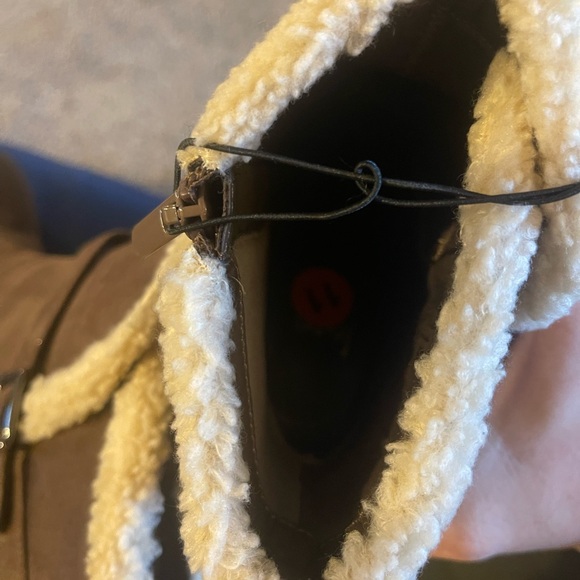 Brand new size 11 women’s heeled booties - Picture 5 of 5